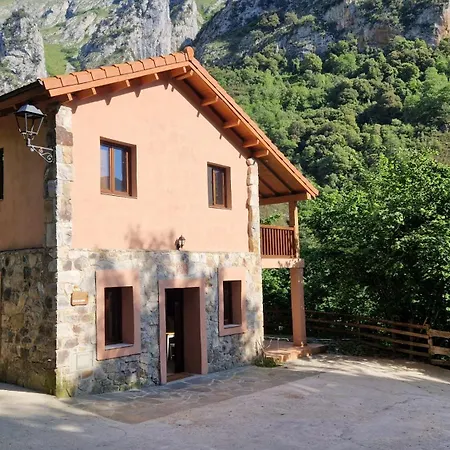 Apartamento Rural Karibu 2 San Esteban By Casas De Los Picos Ecoturismo En Los Picos De Europa *